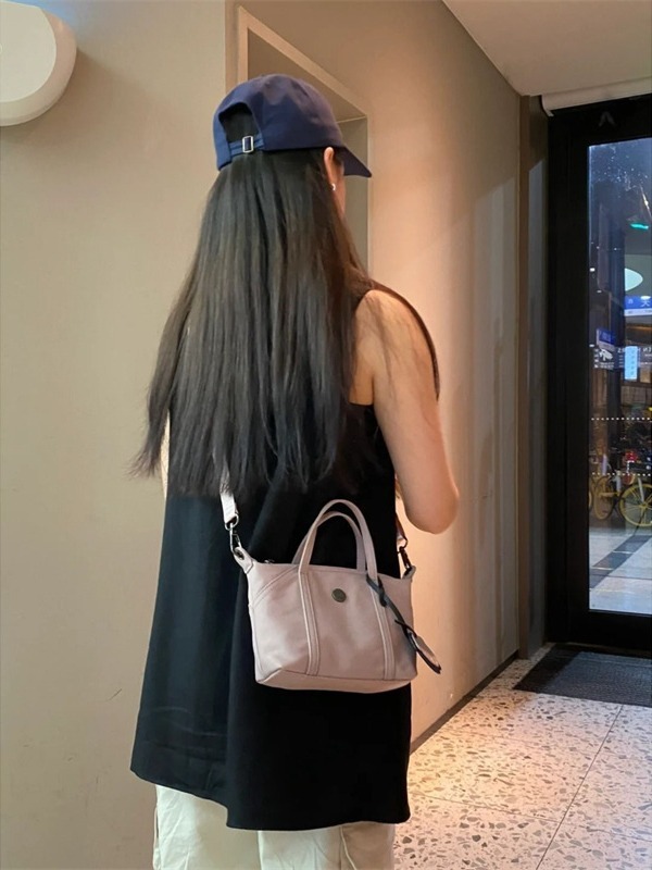 HB 2025 新しいバッグ餃子バッグ女性のショルダーハンドヘルドクロスボディバッグファッショナブルな防水携帯電話バッグ多用途|undefined