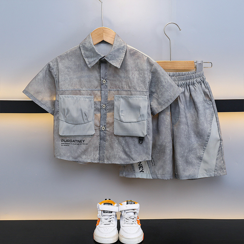 7205 Traje de camisa para niños 2025 Nuevo estilo de verano para niños de moda Estilo fino de manga corta Ropa de calle frita Estilo occidental Estilo de verano