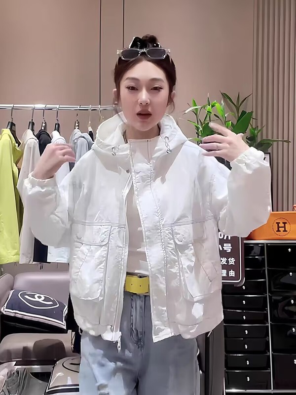 设计感高端连帽冲锋衣外套女装早秋流行穿搭大码胖mm宽松显瘦上衣|undefined