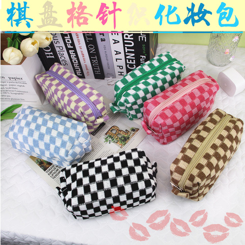 New ins style checkerboard knitted cosmetic bag contrasting wool plaid large capacity storage organizer bag pencil bag