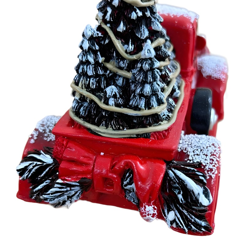 国境を越えた新しいクリスマス装飾樹脂工芸品の赤いトラックがクリスマスツリーのおじいさんの車のデスクトップ装飾を引っ張る|undefined