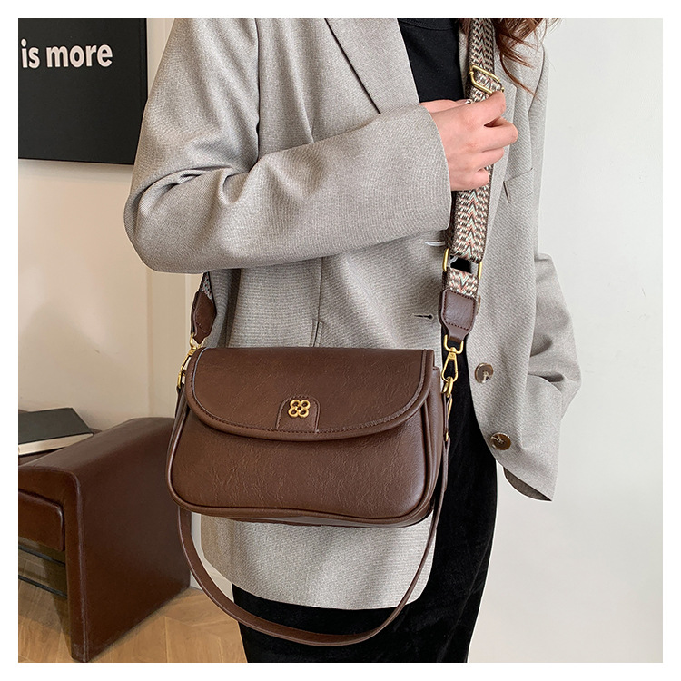 新款高级感斜挎包软皮时尚休闲单肩包复古撞色小方包百搭女包
