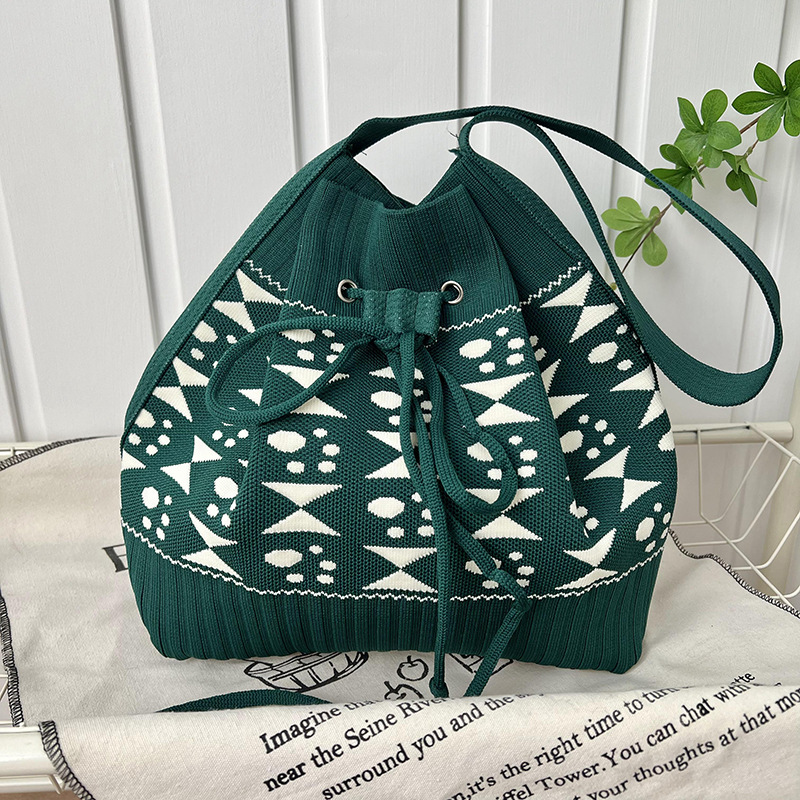 Bolsa de cubo de punto nuevo diseño japonés y coreano simple bolso de hombro de moda femenina versátil bolso portátil de viaje de verano