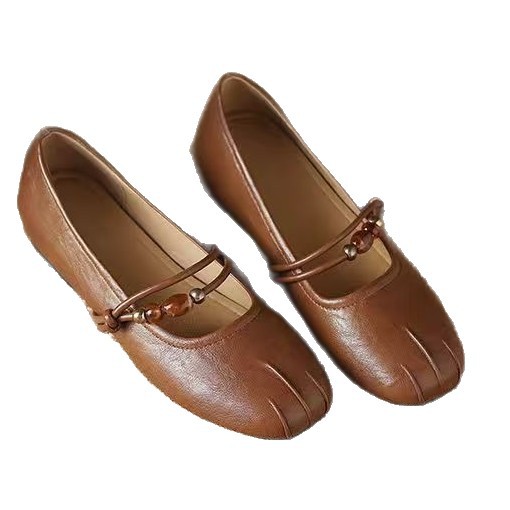 Zapatos franceses retrógrados superficiales para mujeres primavera y verano de 2026 nuevos zapatos de estilo cuadrado de moda versátil aumentando la altura interior de los zapatos marizhen