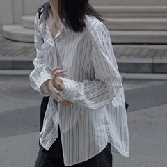 Haveric流行の大衆デザイン感白黒縞シャツがゆったりしていてかっこいいシャツの上着