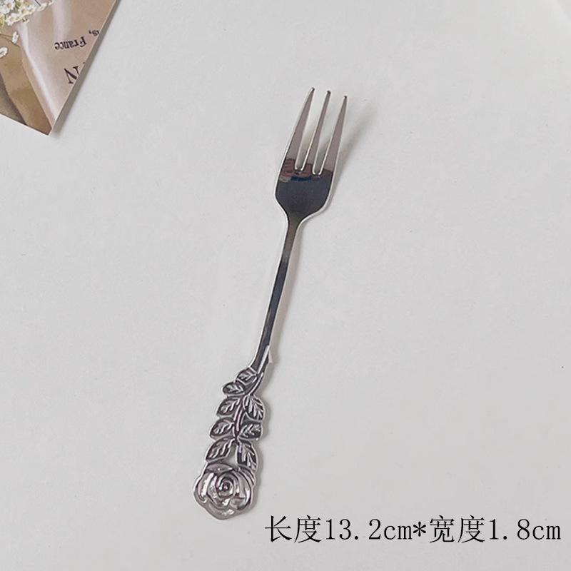 ヨーロッパのレトロな宮殿スタイルのコースターインエンボス加工メタルコースターケーキプレートミラートレイ写真撮影|undefined