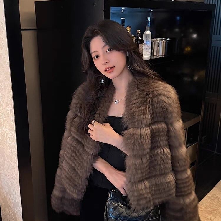 New Style Fox Fur Encrypted Striped Genuine Fur Coat for Women, Short Slim-Fit High-End Strong Style Coat for Petite Individuals