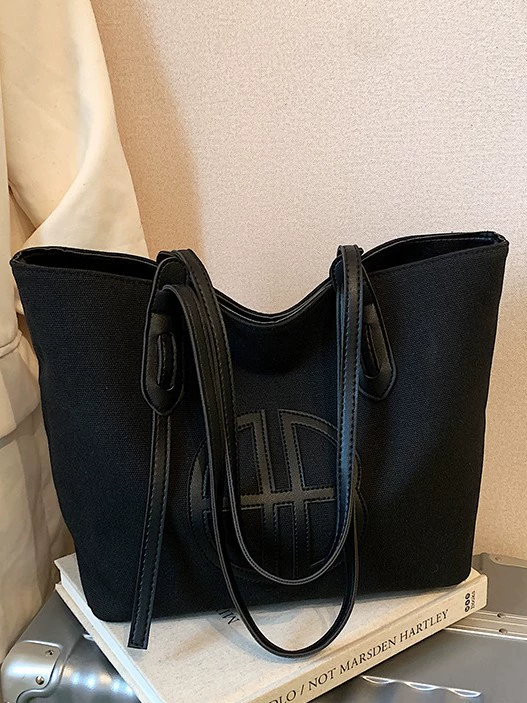 Capacious underarm bag, one-shoulder bag, western style