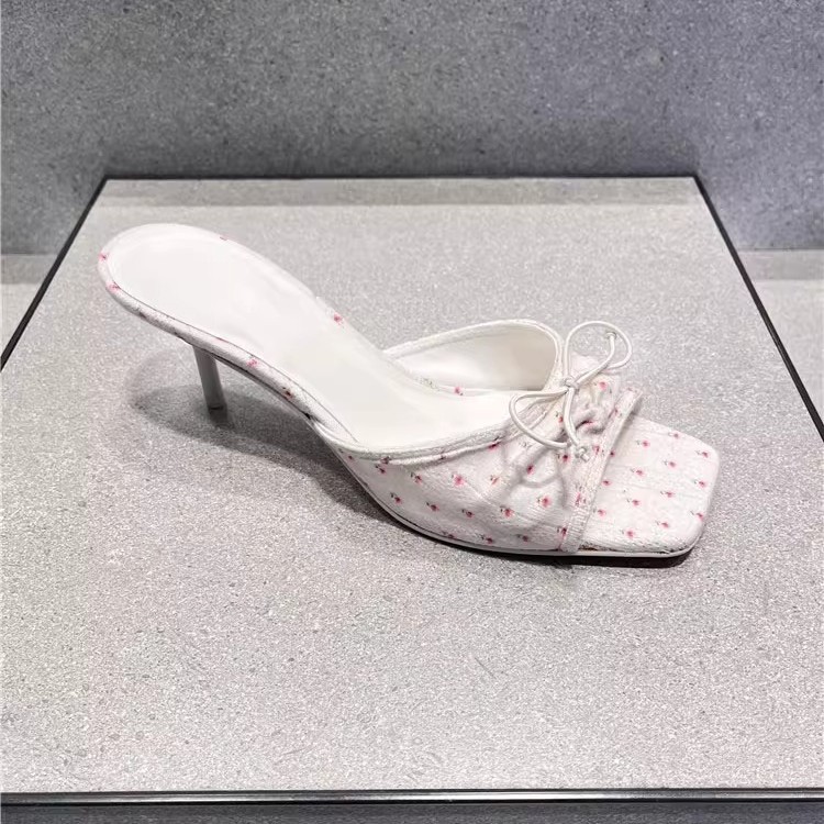 CHELTS & KALTH2025 verano nuevo estilo 60280476-1 bowknot pliegues zapatillas de tacón de aguja sandalias de tacón alto