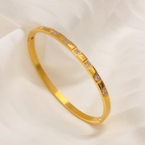 Korean-style fashionable commuting titanium steel bracelet for women, colorfast, elegant, versatile, personalized, full diamond, influencer lightweight luxury versatile accessory