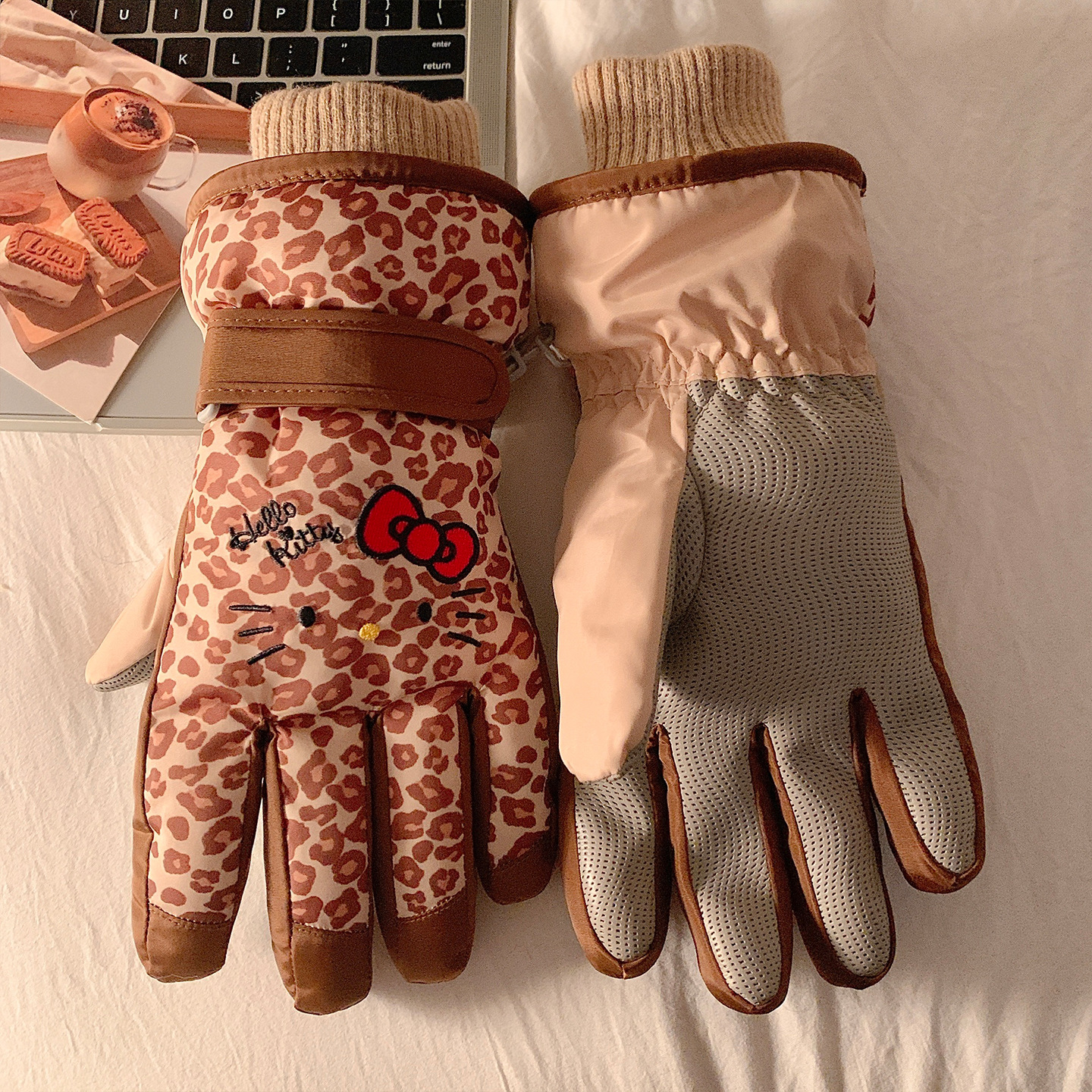 Sanrio genuino HelloKitty guantes de esquí de invierno para montar al aire libre guantes de calentamiento de lana gruesa