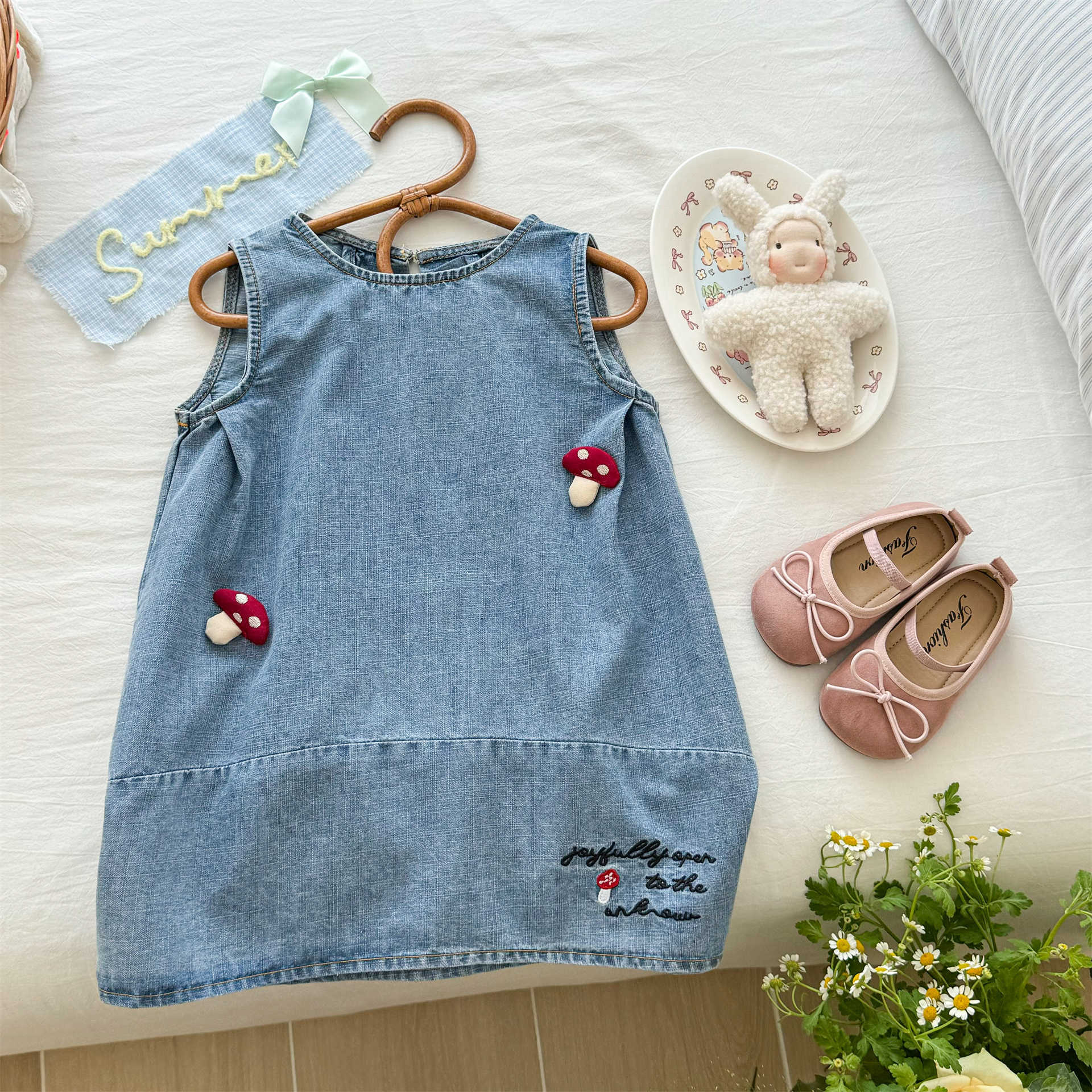 Xianning siete ropa infantil coreana para niñas estilo occidental falda de verano coreana bordado de mezclilla cogollos linda falda de chaleco