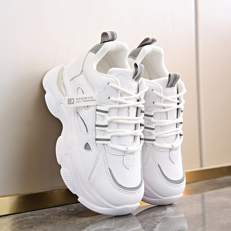 2023 Otoño e Invierno oculto aumento de la altura zapatos de papá Mujeres Nuevo versátil pequeño fondo grueso transpirable casual deportes zapatos blancos
