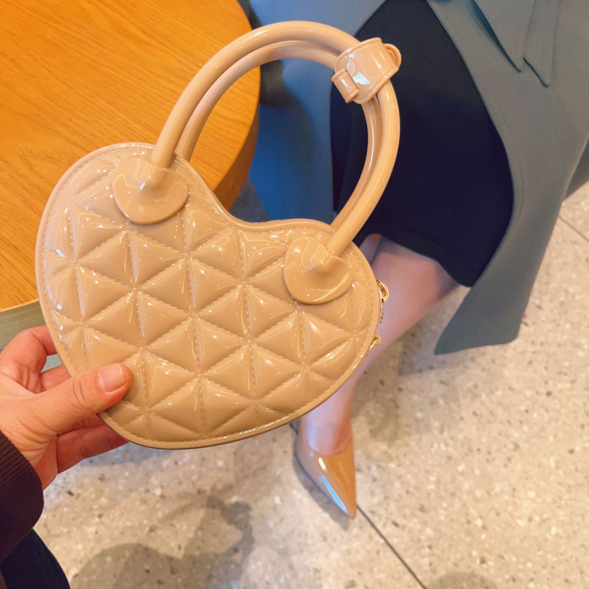 New PVC jelly bag for early spring 2025, heart-shaped hand-held small bag, diamond-shaped single-shoulder crossbody ladies' bag, sweet small bag undefined