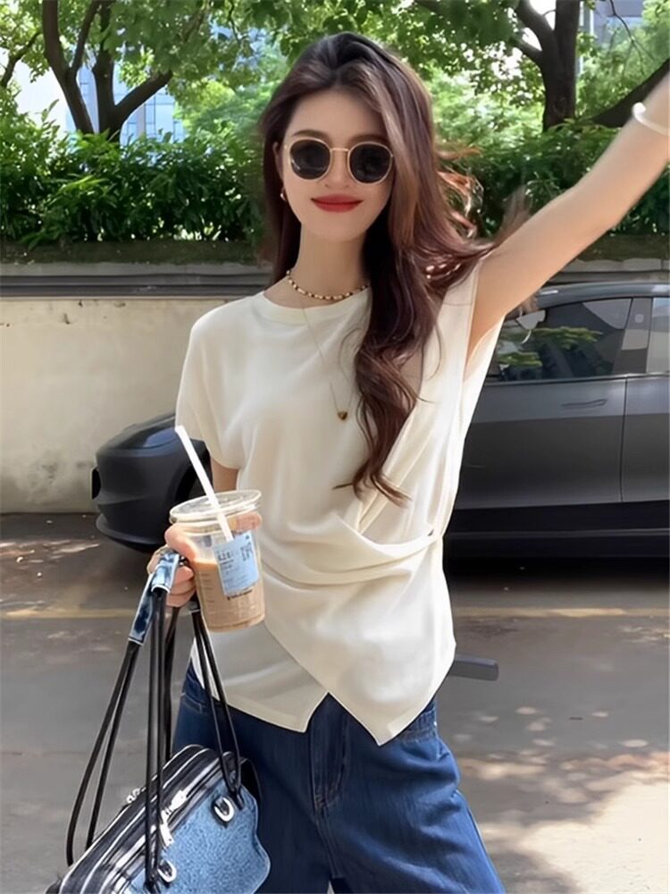 Áo thun nữ tay ngắn cổ tròn chất liệu sợi mát phối quai chéo bất đối xứng — sọc đen