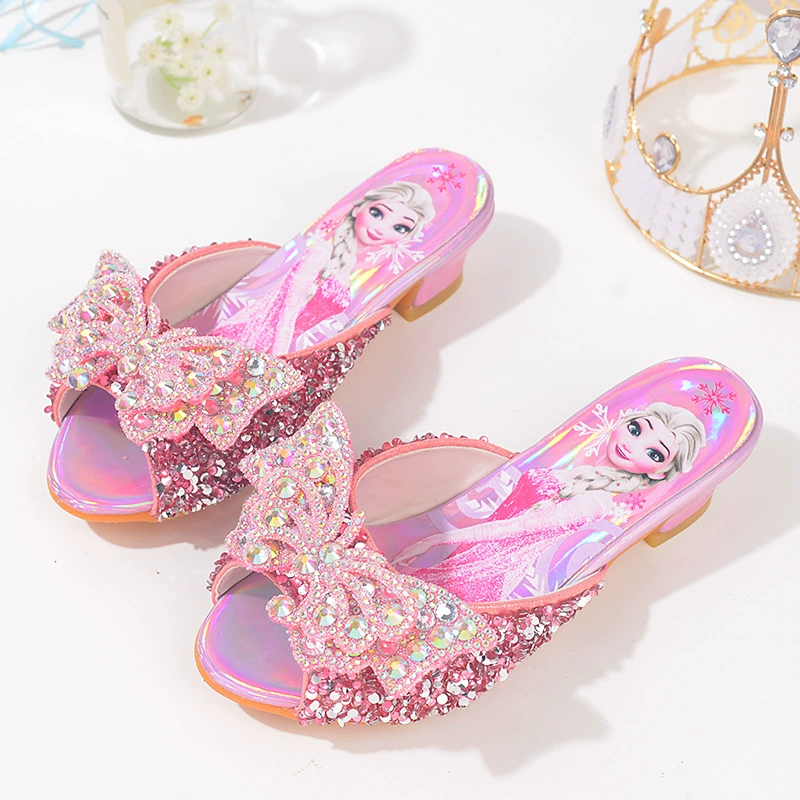 Тапочки для девочек принцессы Эльзы 2023 Новая летняя модная мягкая подошва кибер-знаменитостей Горячая одежда Детская обувь с кристаллами