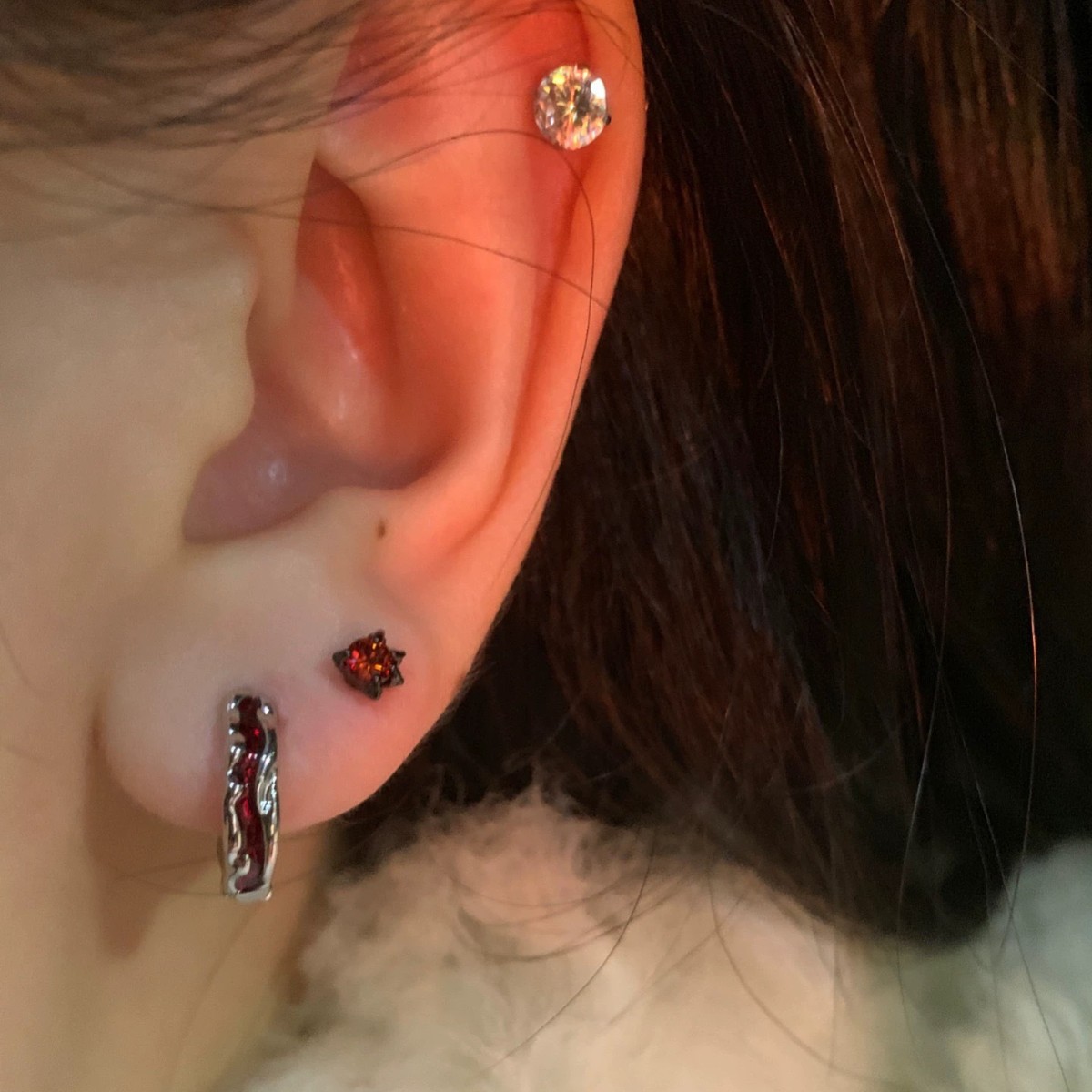Red earrings, American style