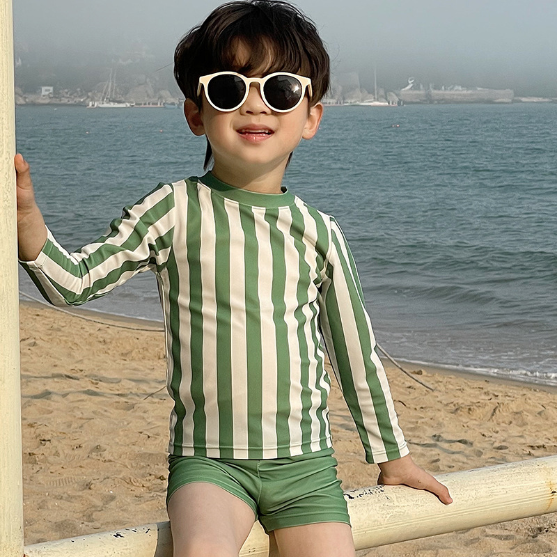 2026 New Stylish Boys' Long-Sleeve Striped Sun-Protective Two-Piece Swimsuit Set for Casual Beach Vacation