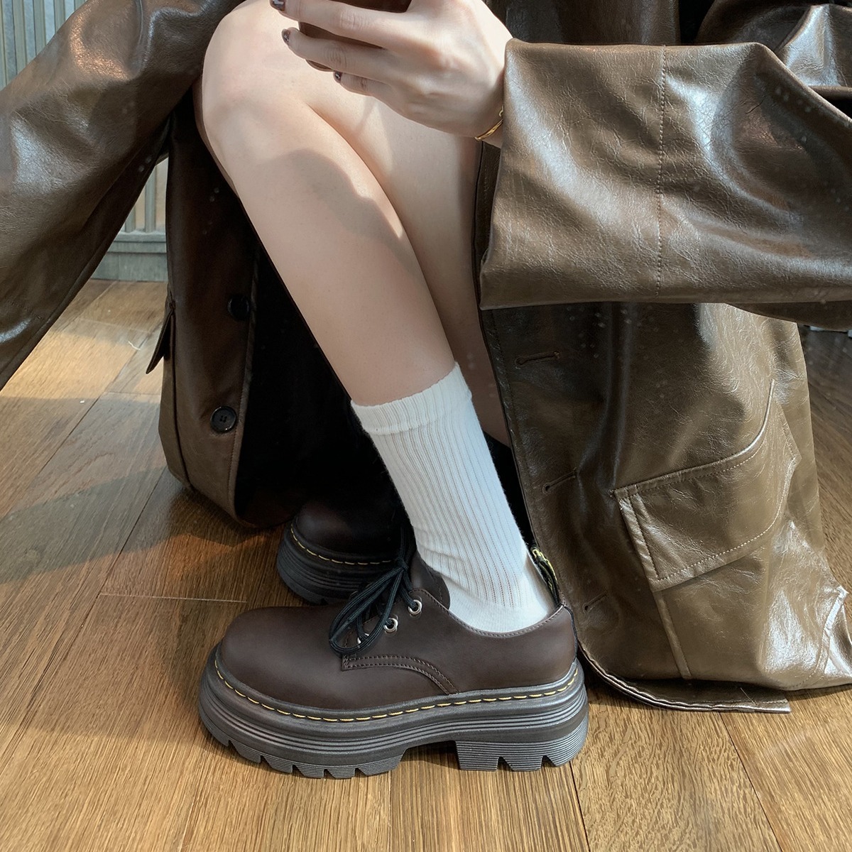 Versión de cuero de vaca ~ Grape Madre con cuero clásico británico correa de altura de fondo grueso zapatos de cuero redondos zapatos de Lefour para mujeres