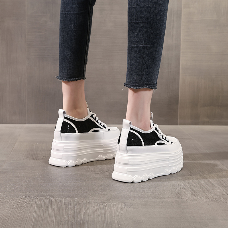 Giày sneaker nữ đế dày lưới thoáng khí phối trắng dễ mặc — Màu đen