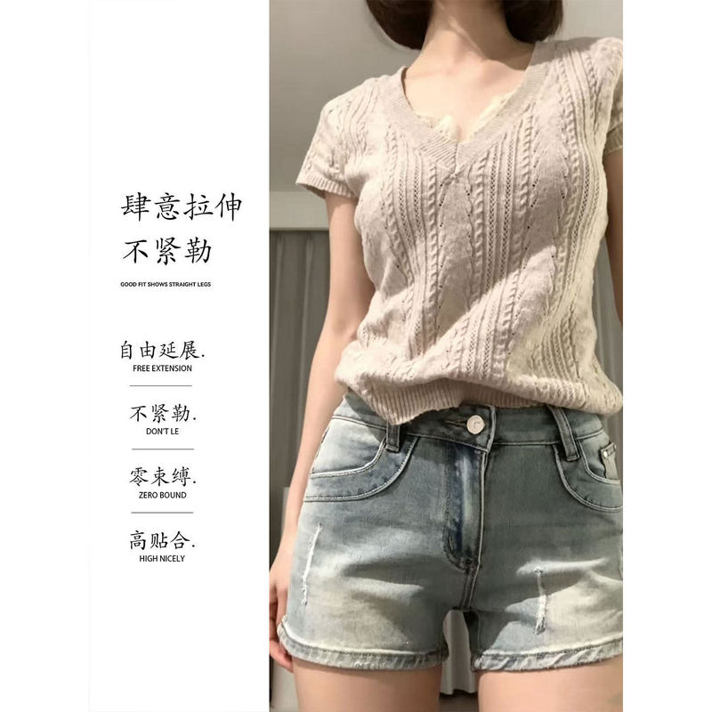 Light Blue Low-Waist Denim Shorts for Women 2026 Summer American Retro Style Slimming Look Hot Girl A-Line Hot Pants That Don'T Reveal the Buttocks Light Blue Low-Waist Denim Shorts for Women 2026 Summer American Retro Style Slimming Look Hot Girl A-Line Hot Pants That Don'T Reveal the Buttocks