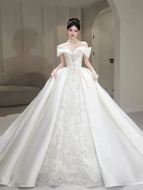 一字肩重工大码缎面婚纱新娘2025新款法式高级质感小个子奢华主纱|undefined