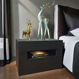 桌类、茶几;餐桌;实木床