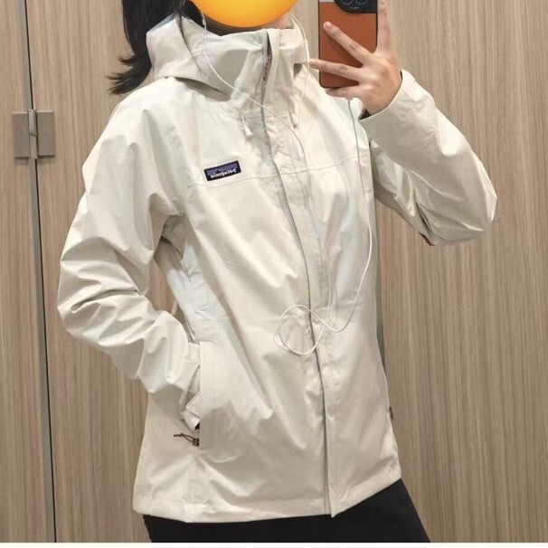 Patagonia's New Spring Style Windproof and Waterproof Single-Layer Hooded Hardshell Jacket for Couples