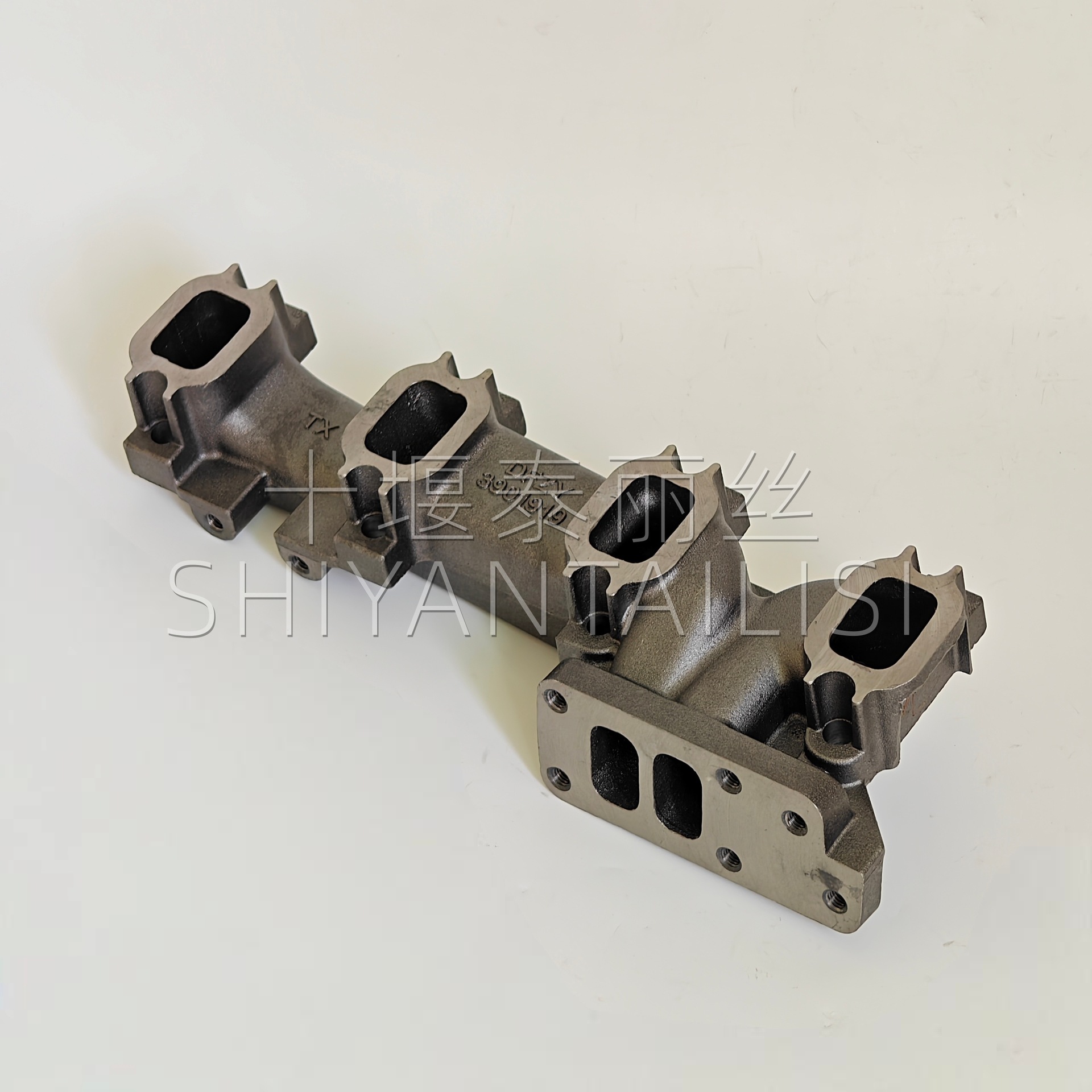 3901919 exhaust manifold is suitable for Cummins engine Komatsu 6732-11-5221 exhaust pipe