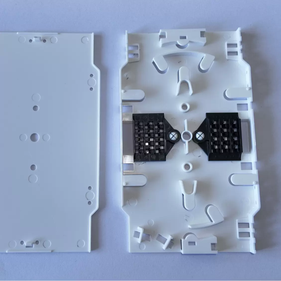 12芯熔纤盘 可拆卸更换型 出口ABS材质 环保光纤熔接盒