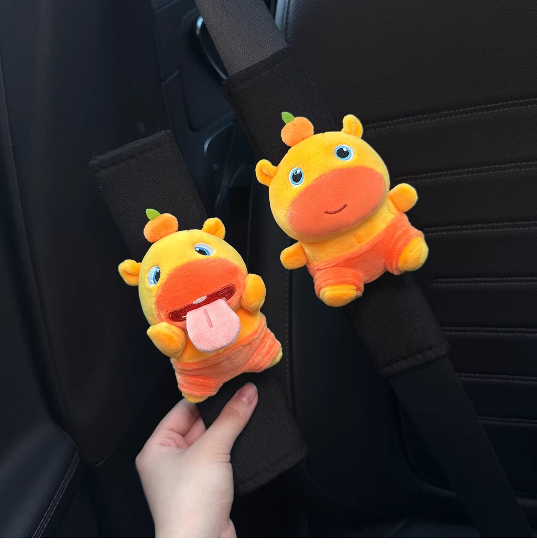 Capybara Lulu Car Seatbelt Shoulder Pads, Car Seatbelt Decoration, Anti-Wear Clothing, Cute Couple Set