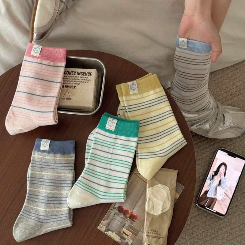 Korean-Style Color-Blocked Fine Striped Mid-Calf Socks with Cartoon Cat Patch, Cotton Socks for Spring and Summer, Versatile and Breathable Slouch Socks
