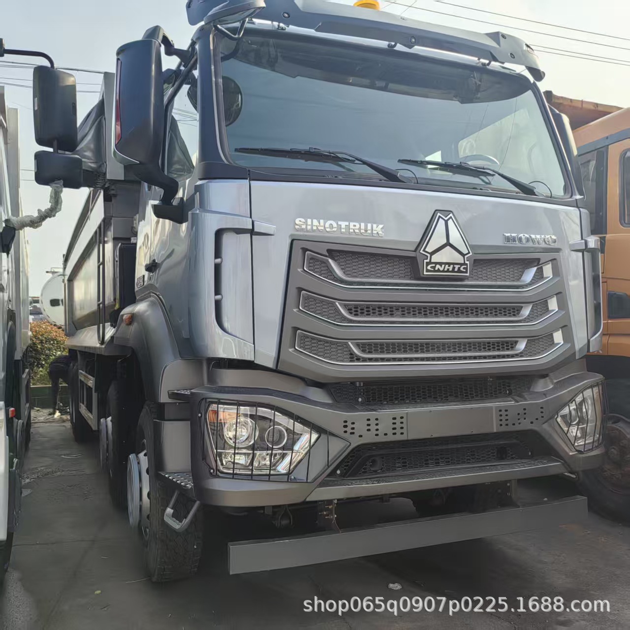 Cross-Border Vehicle Export Sinotruk Howo Nx Dump Truck National Three Euro Ii Emission 371 Horsepower Dump Engineering Truck