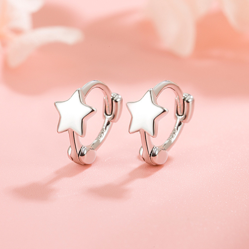 Star-Shaped Earrings for Women, Simple Versatile Short Style Suitable for Short Hair, Korean Version, Popular on Social Media, Sleep-Friendly, No Need to Remove