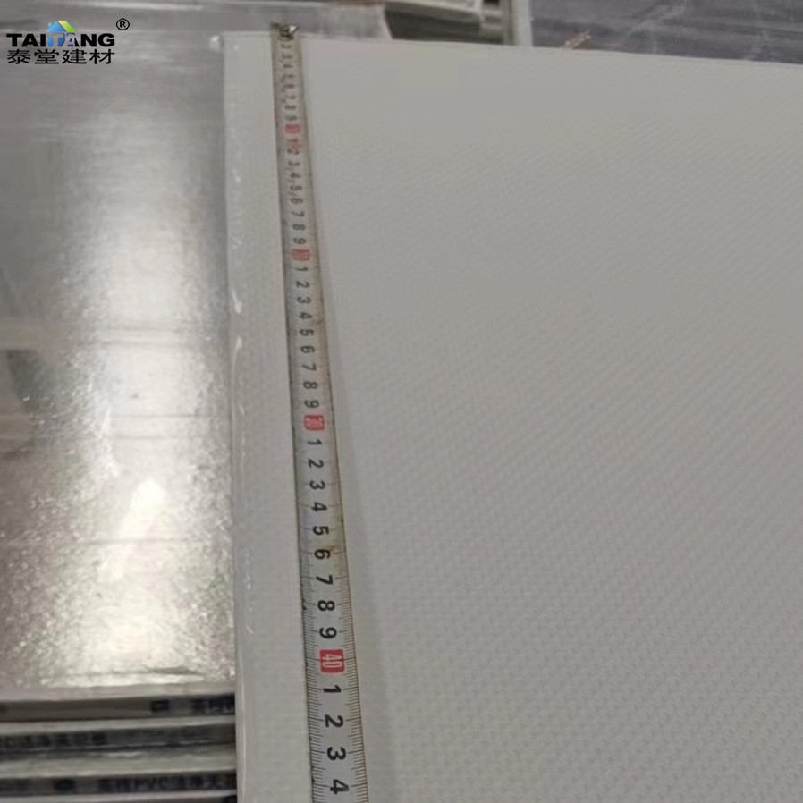 Azulejos de techo ignífugos Lambris Pvc Plafond Cielo Raso Pvc panel de techo