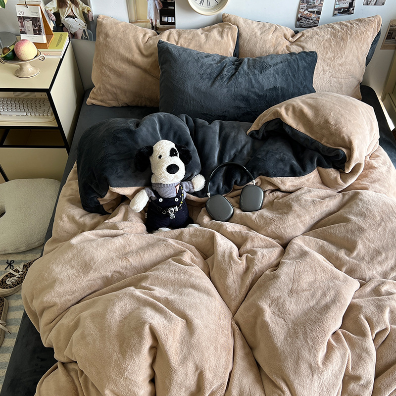 Cama de terciopelo de leche doble de color sólido de invierno juego de cuatro piezas engrosado más funda de edredón de terciopelo juego de tres piezas sábanas de dormitorio
