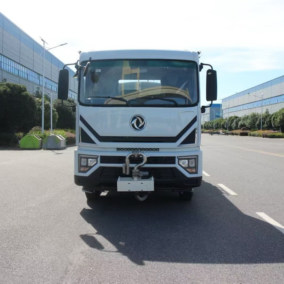 Direct sales from the manufacturer: Dongfeng 12-cubic-meter green landscaping spray truck, optional mist cannon dust suppression truck, 15-cubic-meter water sprinkler truck for export