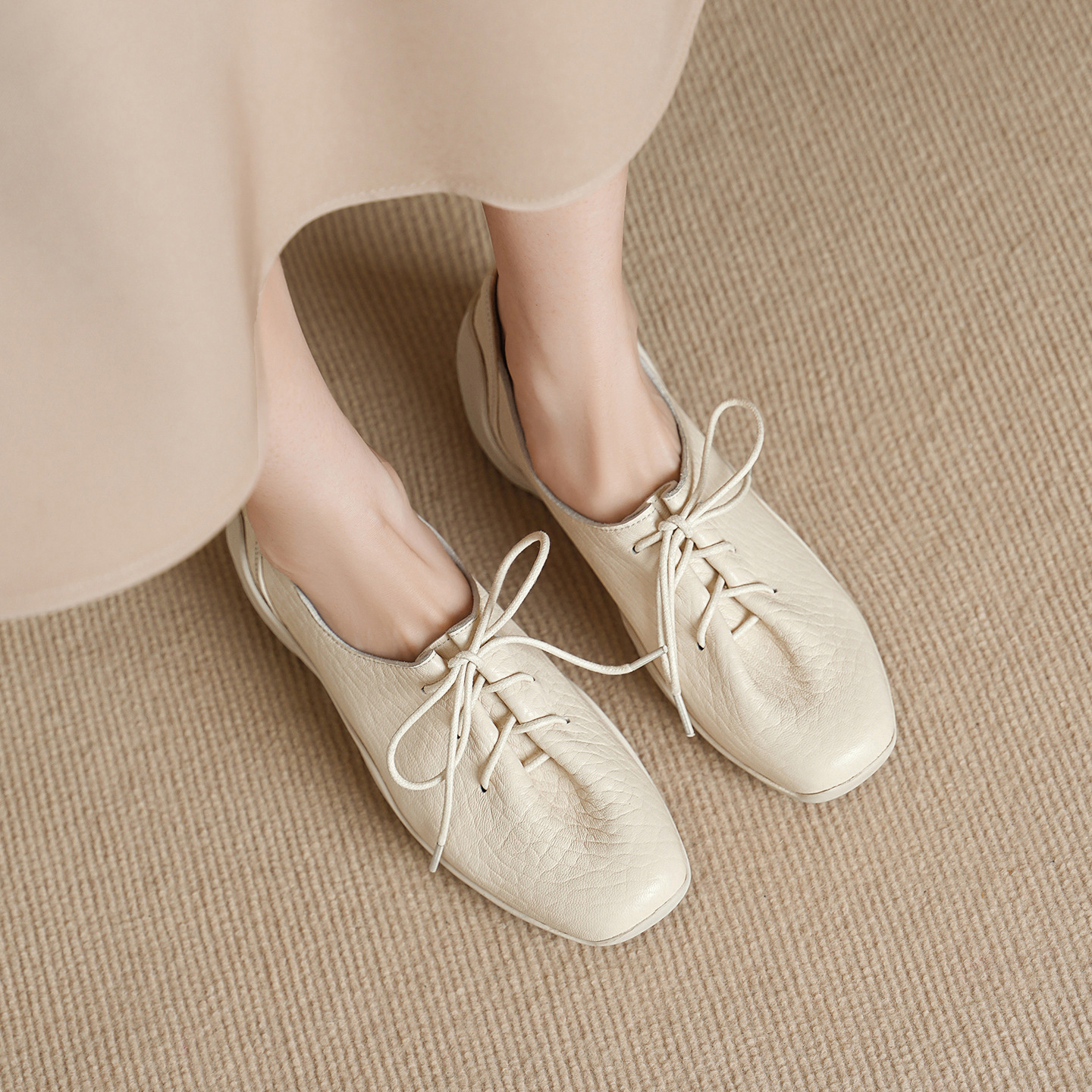 Giày lười nữ da cừu mềm phong cách DeTrain vintage, đế phẳng buộc dây — đen