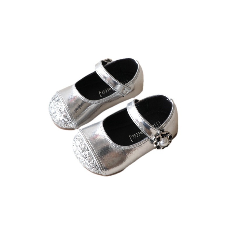 Children's shoes for early age