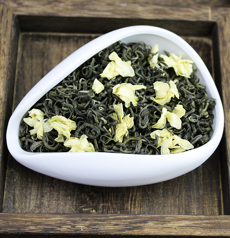 Jasmine Green Tea Mo Li Hua Cha 2025 New Harvest Extra Grade Loose Leaf 500g Bag with Glass Cup in use