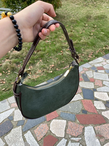 2024 spring and summer new niche underarm baguette bag for women, high-end, fashionable and versatile, crescent-shaped shoulder handbag for women