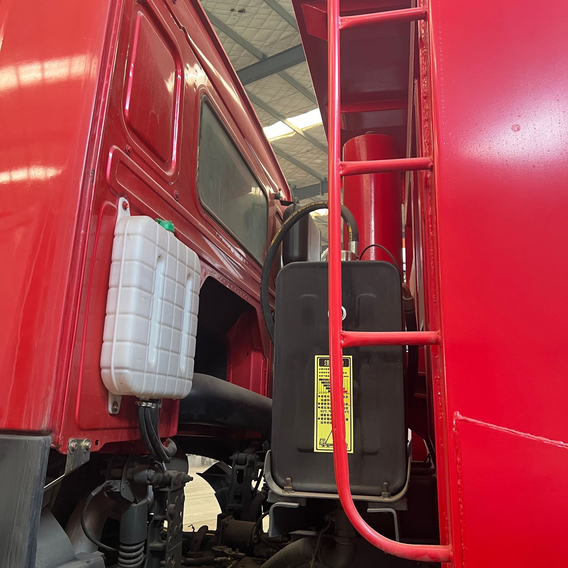 Cross-Border Sales of Howo Dump Trucks, 371 Horsepower China Heavy Duty Automobiles (Sinotruk) Howo Engineering Dump Trucks
