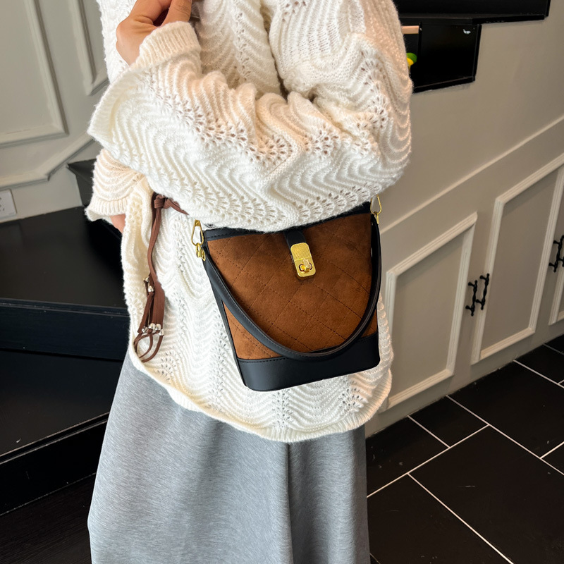 Bolsos de mujer transfronterizos bolsos de mano populares mujeres 2025 nuevo bolso de cubo de moda bolso de hombro universal bolso coreano