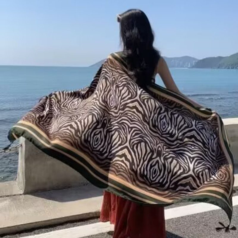 Sopa de satén de twill para mujeres 2025 bufandas de viento nacional de verano tibetanas bufandas de seda protector solar lago Qinghai turismo foto toalla de playa