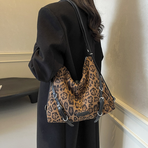 Cross-border bags for women 2024 new autumn and winter backpacks retro shoulder bags versatile large capacity underarm tote bags