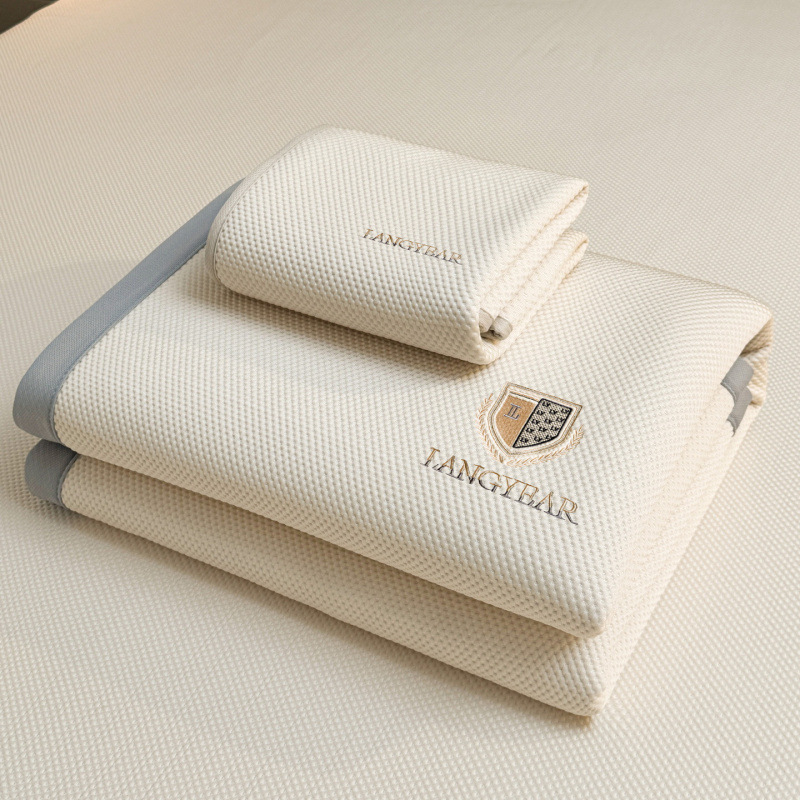 High-End Summer A-Grade Skin-Friendly Pe Bean Mat with Cooling Effect, Embroidered Flat Mat, Washable Ice Silk Mat, Air-Conditioning Mat