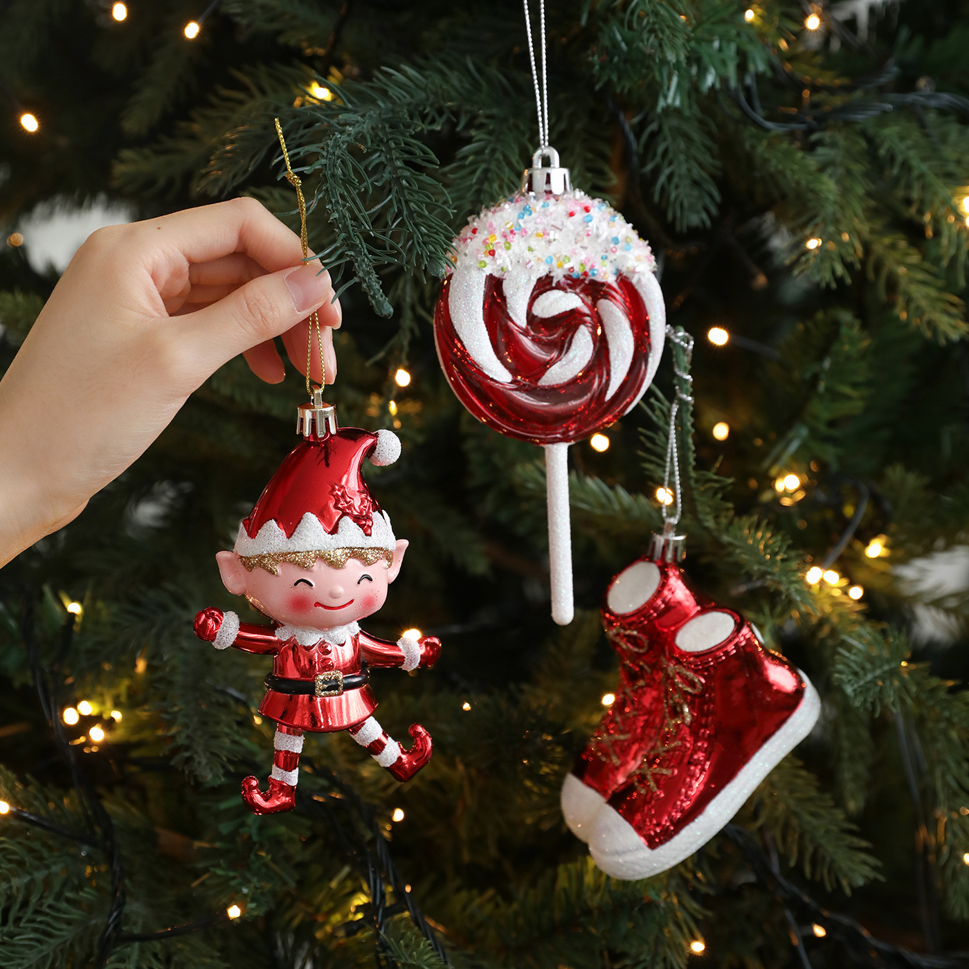 Nuevo producto rojo rojo blanco viscosa rosa plástico colgante de dibujos animados de color rosa árbol de Navidad ventana decoración en stock