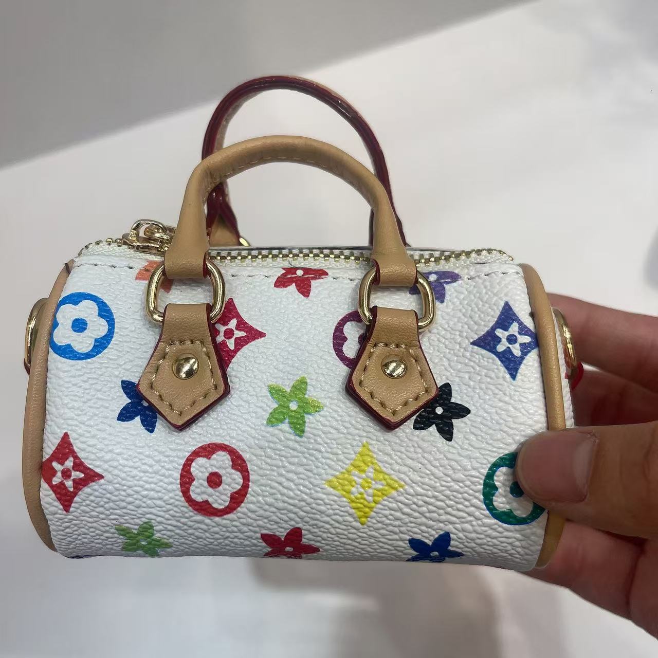 Mini monedero sobre rojo, bolso de concha para presbiterias, bolso para auriculares, llavero, bolso de tendencia creativa, colgante, joyería, moda