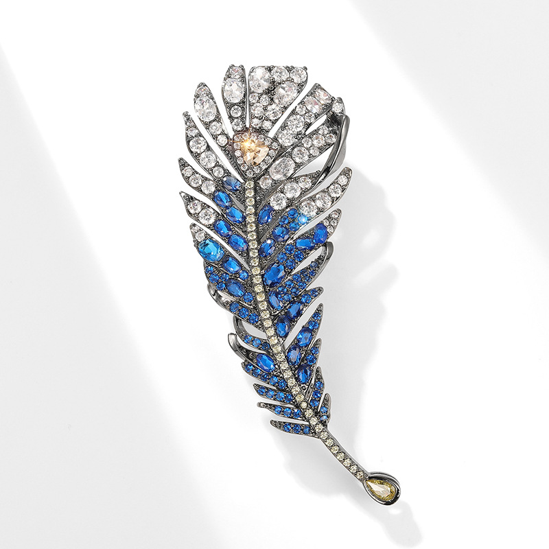 Spilla di lusso con piuma in zircone intarsiato in rame Spilla per abito Accessori per spille_voghion.com