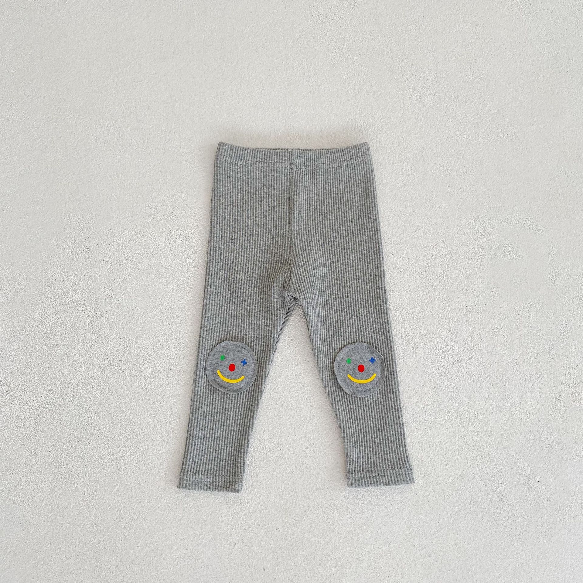 Collezione autunno 2024: maglietta a maniche lunghe con lettere stampate per neonati e bambini piccoli, pantaloni con toppa con faccina sorridente,_voghion.com